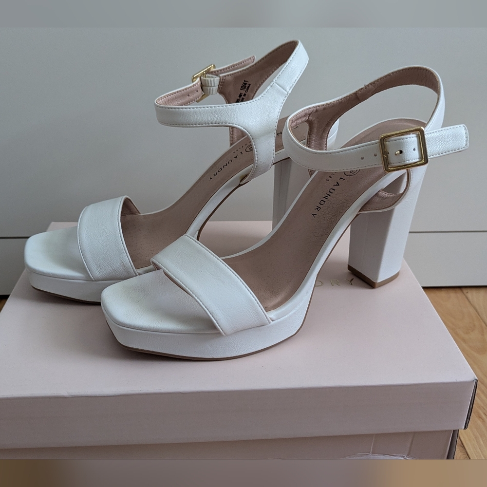 Chinese Laundry White Platform Heel Sandal, Size 10